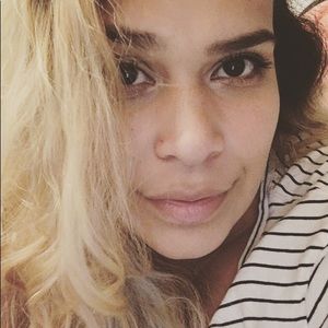 Meet your Posher, Ana